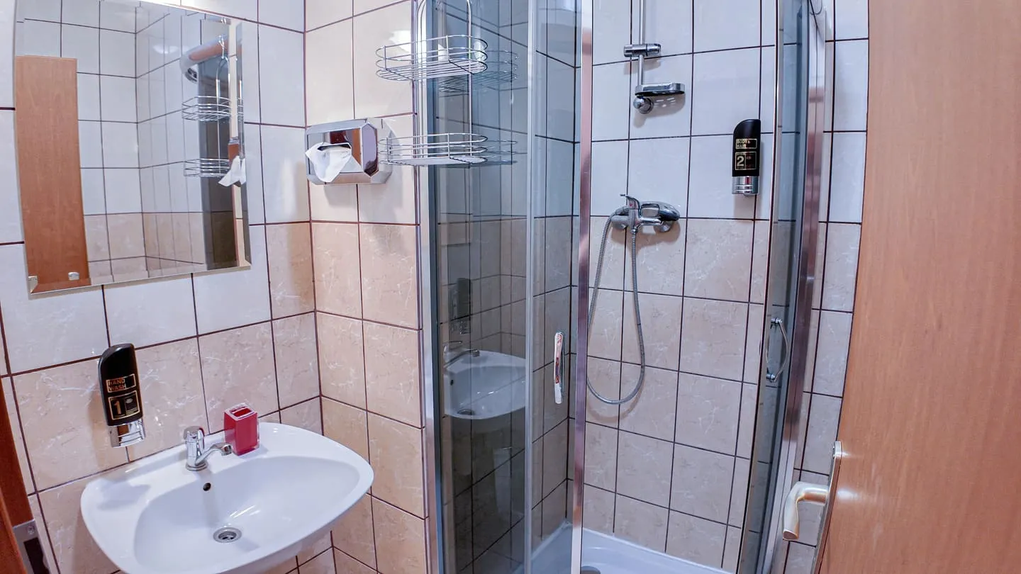 room image 3