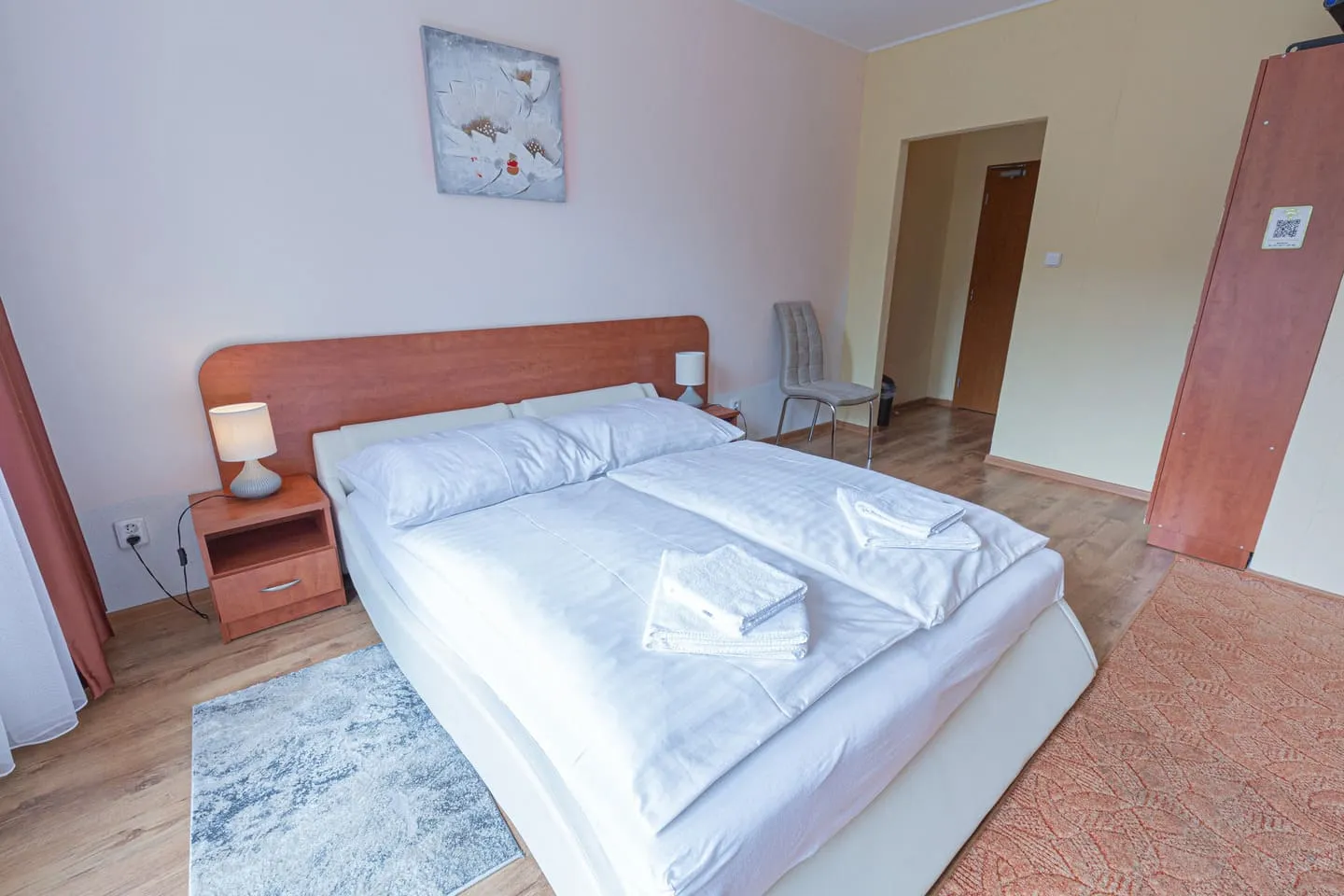 room image 3
